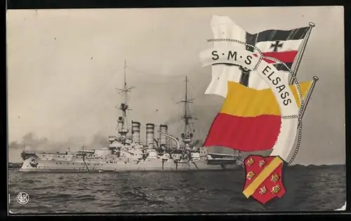 AK Kriegsschiff S.M.S. Elsass vor der Küste, Wappen und Fahnen