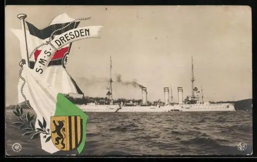 AK Kriegsschiff S.M.S Dresden vor der Küste, Reichskriegsfahne