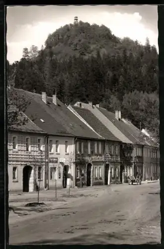 AK Neustadt am Kulm, Strassenpartie mit Aussichtsturm
