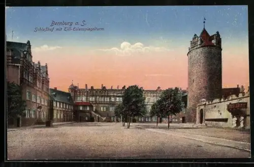 AK Bernburg a. S., Schlosshof mit Eulenspiegelturm