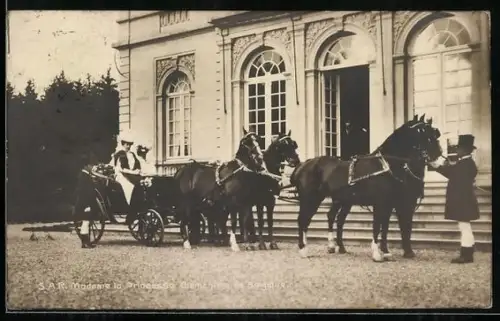 AK Prinzessin Clémentine von Belgien in einer Pferdekutsche
