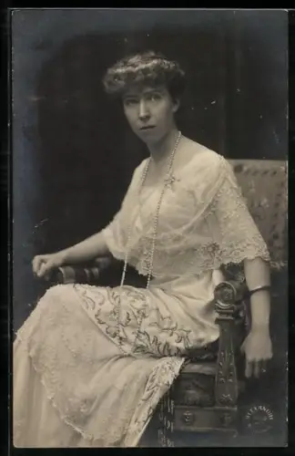 AK Portrait der Königin von Belgien