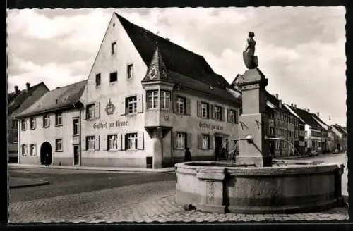 AK Kenzingen /Breisgau, Gasthof zur Krone, Brunnen