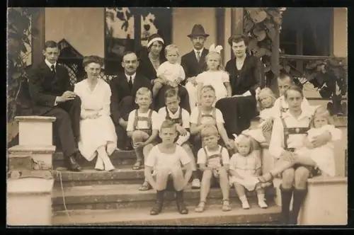 AK Victoria Louise Herzogin von Braunschweig & Kronprinzessin Cecilie mit ihren Kindern beim Grossherzog von Mecklenburg