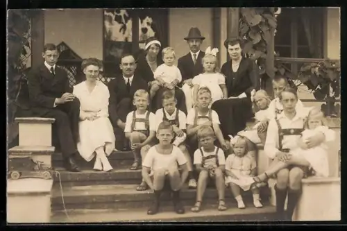 AK Victoria Louise Herzogin von Braunschweig & Kronprinzessin Cecilie mit ihren Kindern beim Grossherzog von Mecklenburg