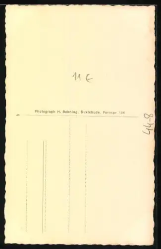 Foto-AK Junge mit Teddybär und einem Turm aus Klötzen