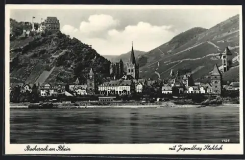 AK Bacharach /Rh., Ortsansicht mit Stahleck vom Wasser aus
