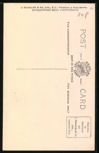 AK Queen Mary von England mit Sonnenschirm