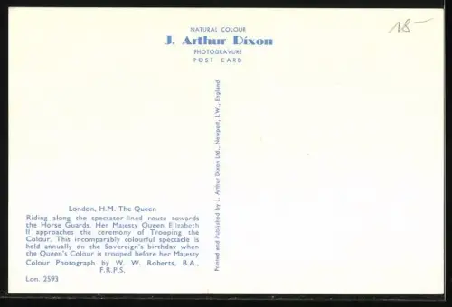 AK London, Queen Elizabeth II. von England zu Pferde