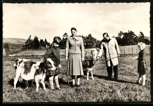 AK Balmoral, The Royal Family von England