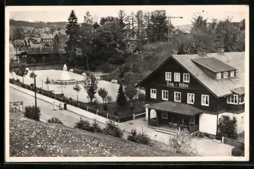 AK Schmiedefeld a. Rstg., Film-Bühne am Gustav-Schumann-Platz aus der Vogelschau