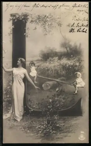 AK Frau im Kleid am Buchstaben L, Im Hintergrund Kinder auf Wippe