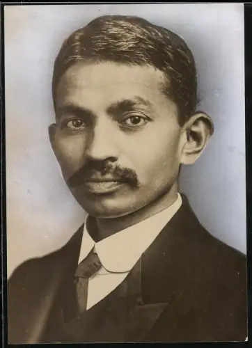 Fotografie Keystone, Portrait Mahatma Gandhi (Mohandas Karamchand Gandhi), Jugendbild