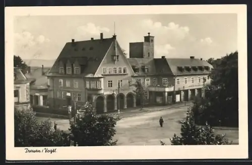 AK Treuen /Vogtl., Rathaus und Marktplatz, HO-Geschäft