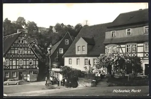 AK Hohnstein / Elbe, Markt, Fachwerkhäuser, Lebensmittelgeschäft