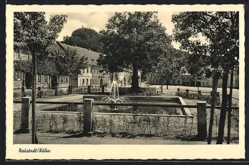AK Neustadt am Kulm, am Brunnen auf dem Hauptplatz
