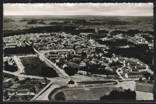 AK Traunreut /Obb., Ortsansicht aus der Vogelschau
