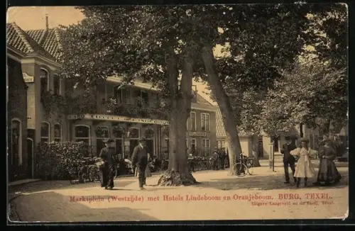 AK Burg /Texel, Marktplein, Westzijde met Hotels Lindeboom en Oranjeboom