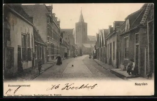 AK Naarden, Bussumerstraat met kerk