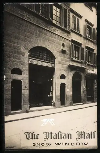 Foto-AK Firenze, Show Window The Italian Mail, Zeitung