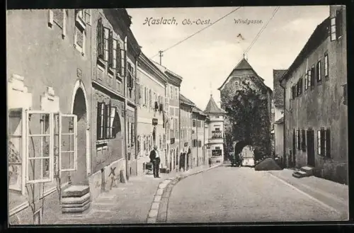 AK Haslach, Windgasse mit Tor