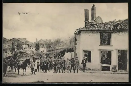 AK Apremont, Soldaten im zerstörten Ort