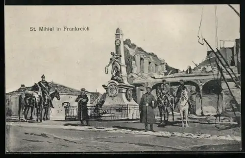 AK St. Mihiel, Soldaten vor einem zerstörten Gebäude