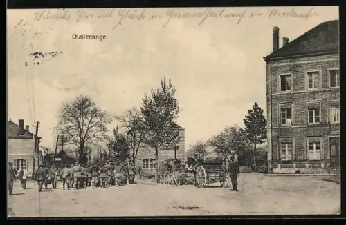 AK Challerange, Ortspartie mit Soldaten