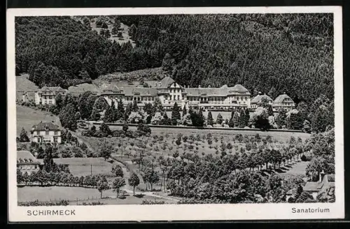 AK Schirmeck, Sanatorium mit Grünanlagen und umgebendem Wald