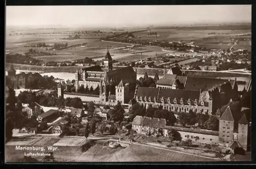 AK Marienburg /Wpr., Kloster, Fliegeraufnahme