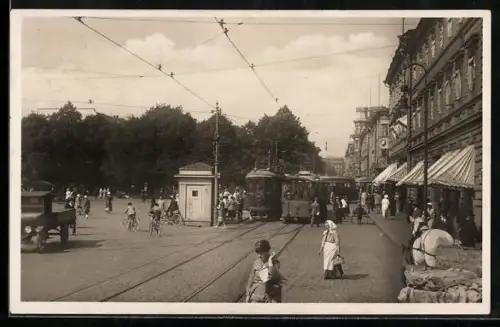 AK Helsinki, Esplanadinkatu, Strassenleben mit Strassenbahn