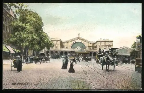 AK Paris, La Gare de l`Est, Ostbahnhof mit Kutschen und Leuten