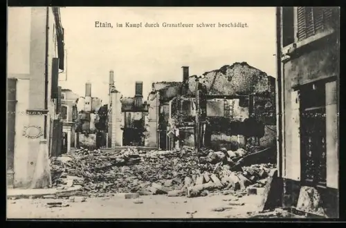 AK Etain, im Kampf durch Granatwerfer schwer beschädigte Häuser