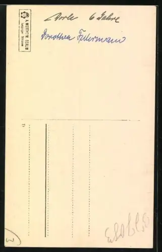 Foto-AK Mädchen in Matrosenbluse mit Puppe