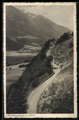 AK Zirl in Tirol, Zirlerbergstrasse mit Blick ins Tal