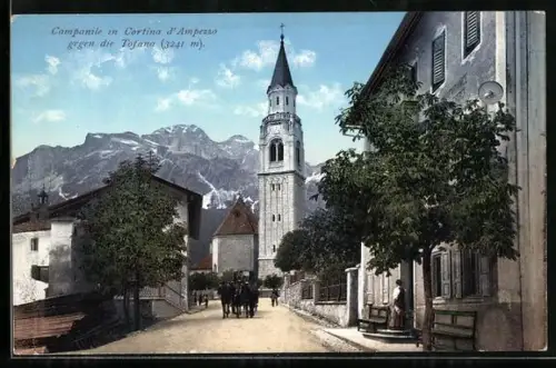 AK Cortina d`Ampezzo, Strassenpartie mit Pferdekutsche und Kirche, Tofana