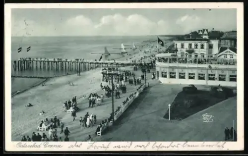 AK Cranz, Strandpartie mit Gästen und flagge