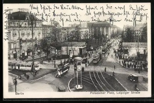 AK Berlin-Tiergarten, Strassenbahnen am Verkehrszentrum auf dem Potsdamer Platz