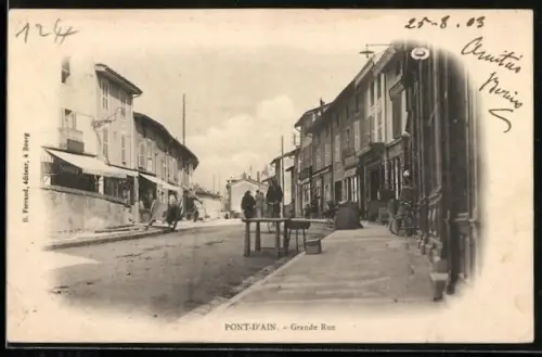AK Pont-d`Ain, Grande Rue animée avec passants et bâtiments historiques