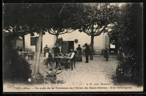 AK Thil /Ain, Un coin de la Terrasse de l`Hôtel du Haut-Rhône