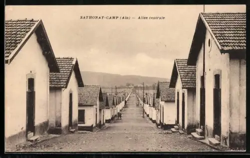 AK Sathonay-Camp /Ain, Allée centrale