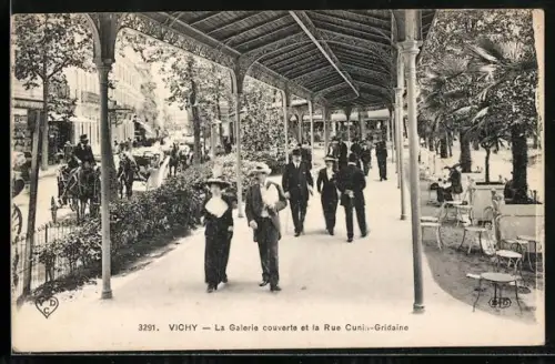 AK Vichy, La Galerie couverte et la Rue Cunin-Gridaine