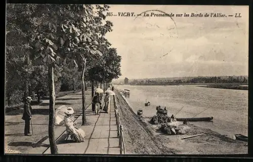 AK Vichy, La Promenade sur les Bords de l`Allier