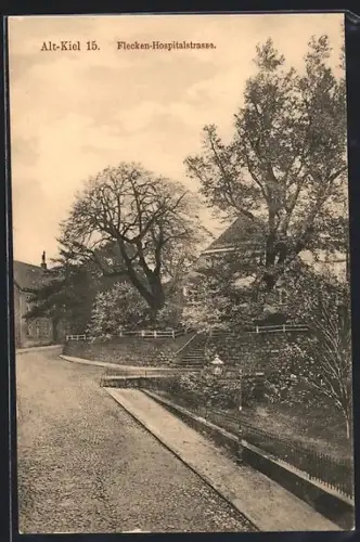 AK Alt-Kiel, Flecken-Hospitalstrasse mit Sicht auf ein Haus