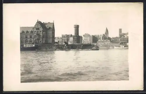 Foto-AK Köln, Rheinufer mit Altstadt