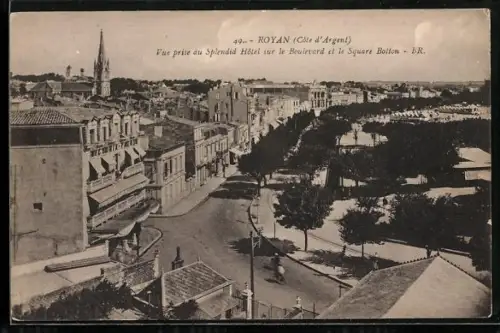 AK Royan, Vue prise du Splendid Hôtel sur le Boulevard et le Square Botton