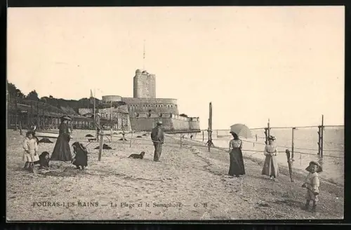 AK Fouras-les-Bains, La Plage et le Sémaphore