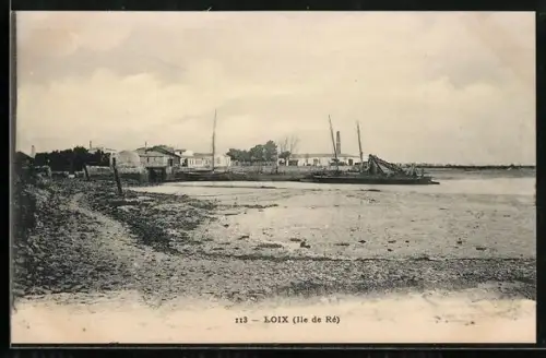 AK Loix /Île de Ré, Vue du port et des bâtiments au bord de l`eau