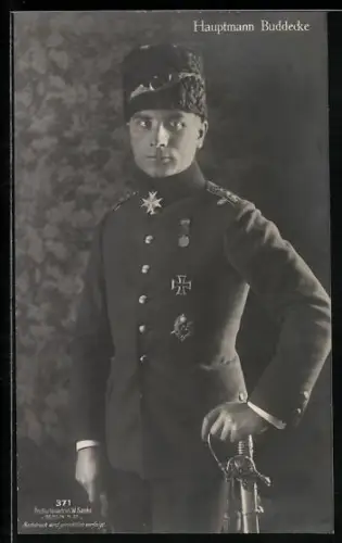 Foto-AK Sanke Nr. 371: Hauptmann Buddecke in Uniform mit Pour le Mérite