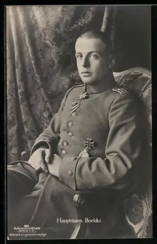 Foto-AK Sanke Nr. 369: Flieger Oberleutnant Boelke in Uniform mit Pour le Merite und EK